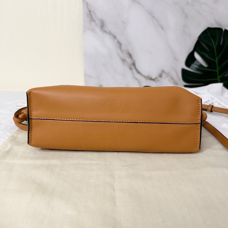 Loewe Flamenco 系列肩背包福袋包-11