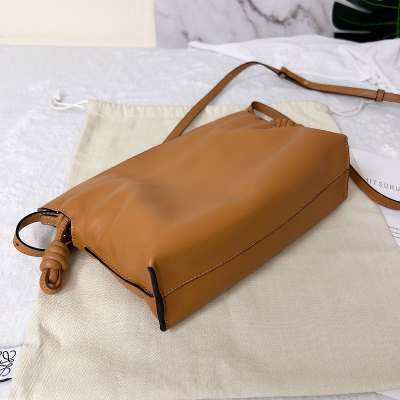 Loewe Flamenco 系列肩背包福袋包-12