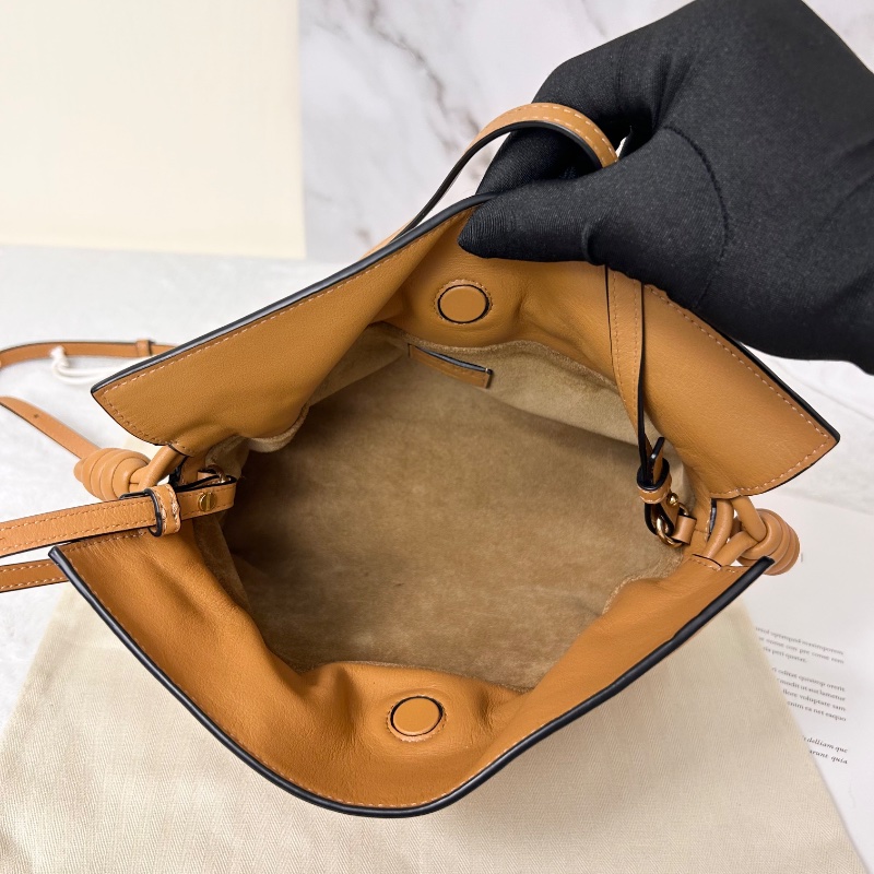 Loewe Flamenco 系列肩背包福袋包-16