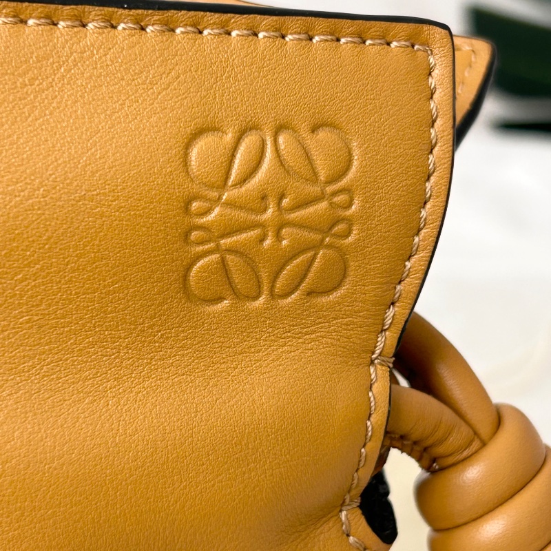 Loewe Flamenco 系列肩背包福袋包-17