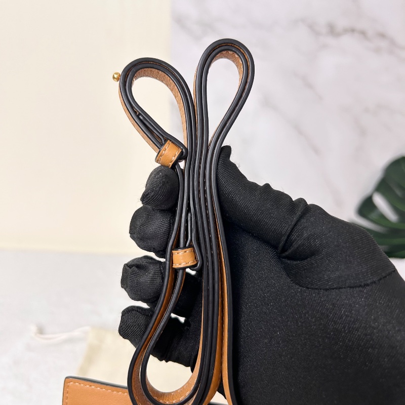 Loewe Flamenco 系列肩背包福袋包-22