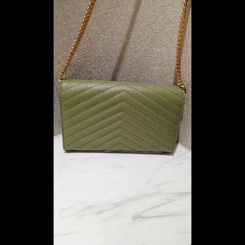 YSL V字縫線魚子醬牛皮金LOGO斜肩/橄欖綠