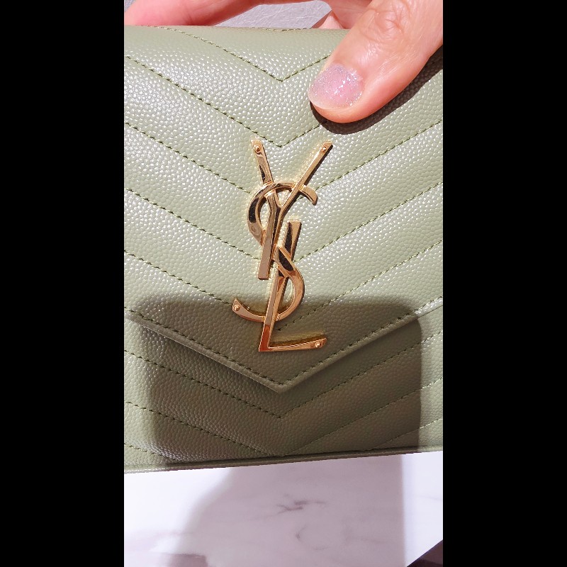 YSL V字縫線魚子醬牛皮金LOGO斜肩/橄欖綠-2