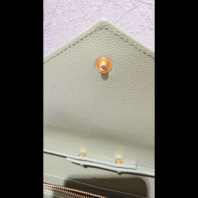 YSL V字縫線魚子醬牛皮金LOGO斜肩/橄欖綠-9