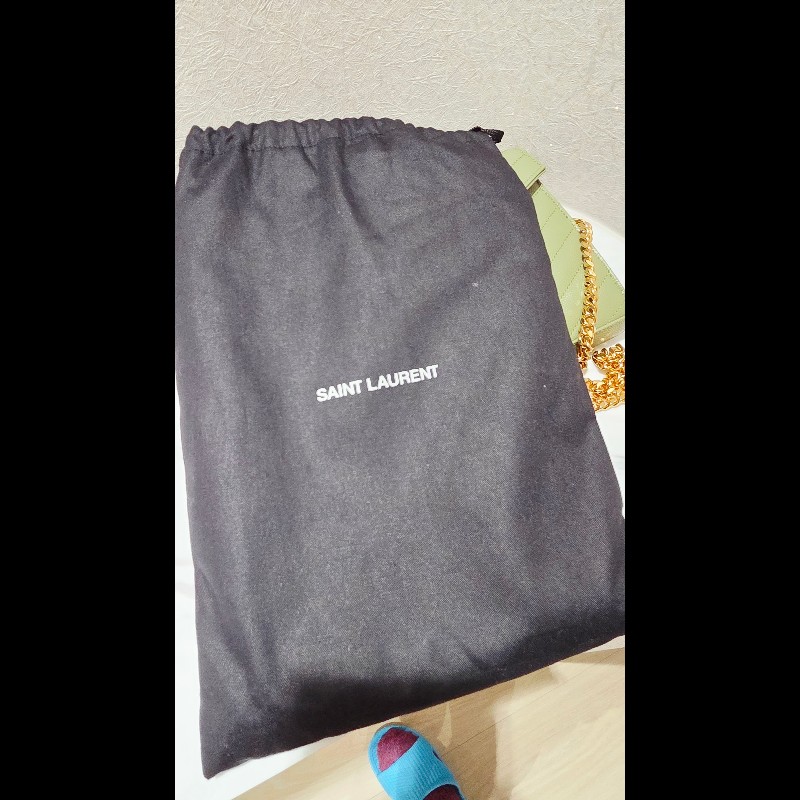 YSL V字縫線魚子醬牛皮金LOGO斜肩/橄欖綠-13