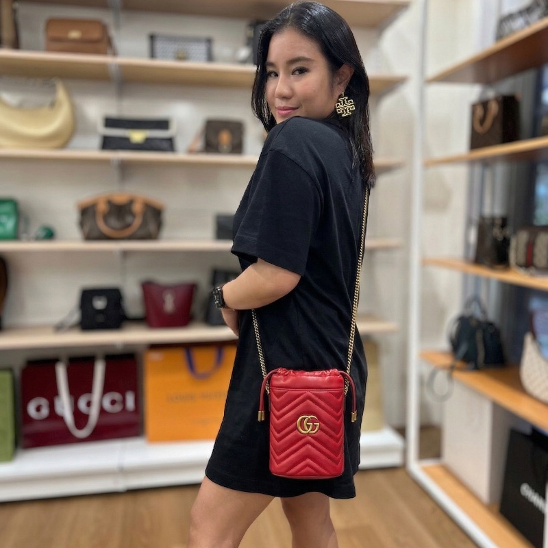 Gucci 迷你山形絎縫皮鏈條水桶包-1