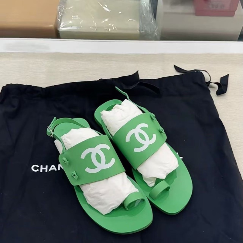 閒置新Chanel 香奈兒 綠色搭配白色雙C 大logo涼鞋 35.5碼-1