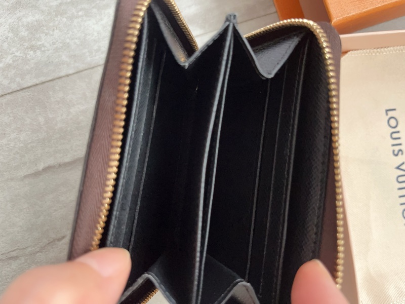 LV Giant Monogram 大logo時尚短夾-11