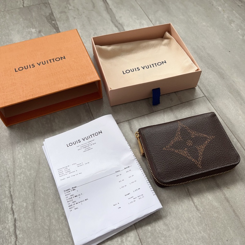 LV Giant Monogram 大logo時尚短夾-16