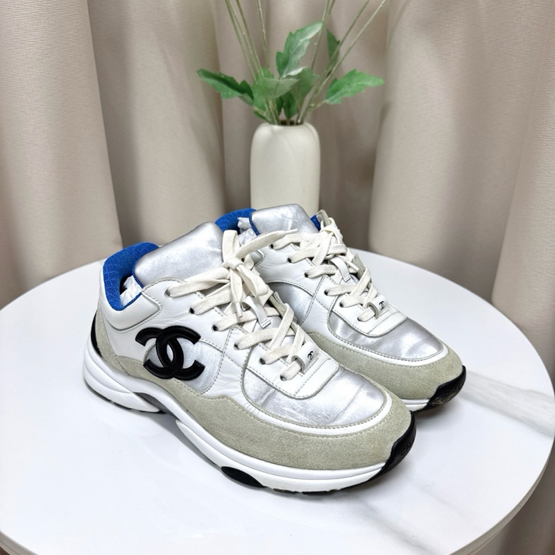 98新 CHANEL 經典款運動鞋 37碼-0