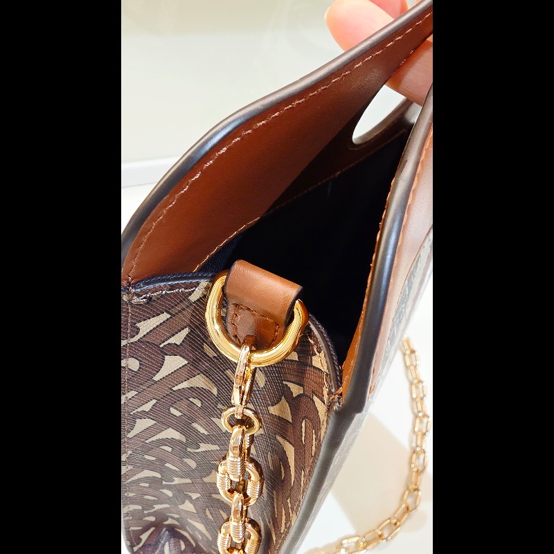 BURBERRY 滿版TB手提兩用包-16