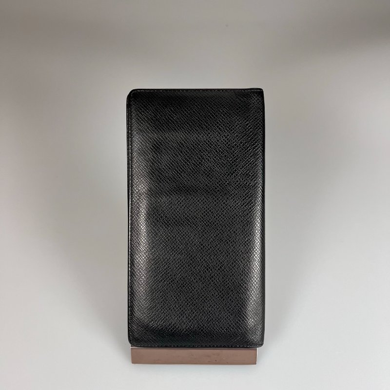 LV M31002 黑壓紋對開長夾-1