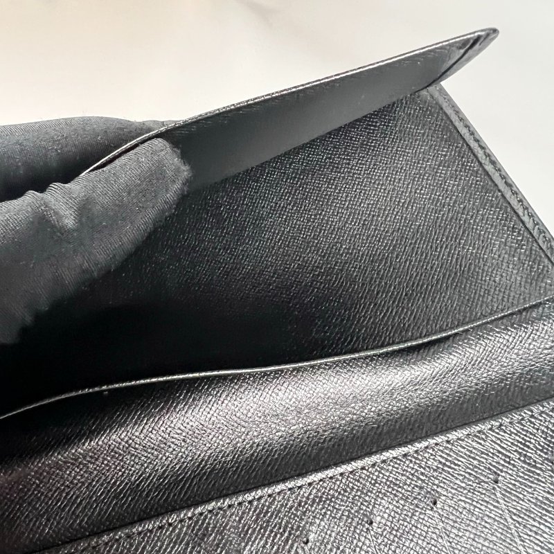 LV M31002 黑壓紋對開長夾-6