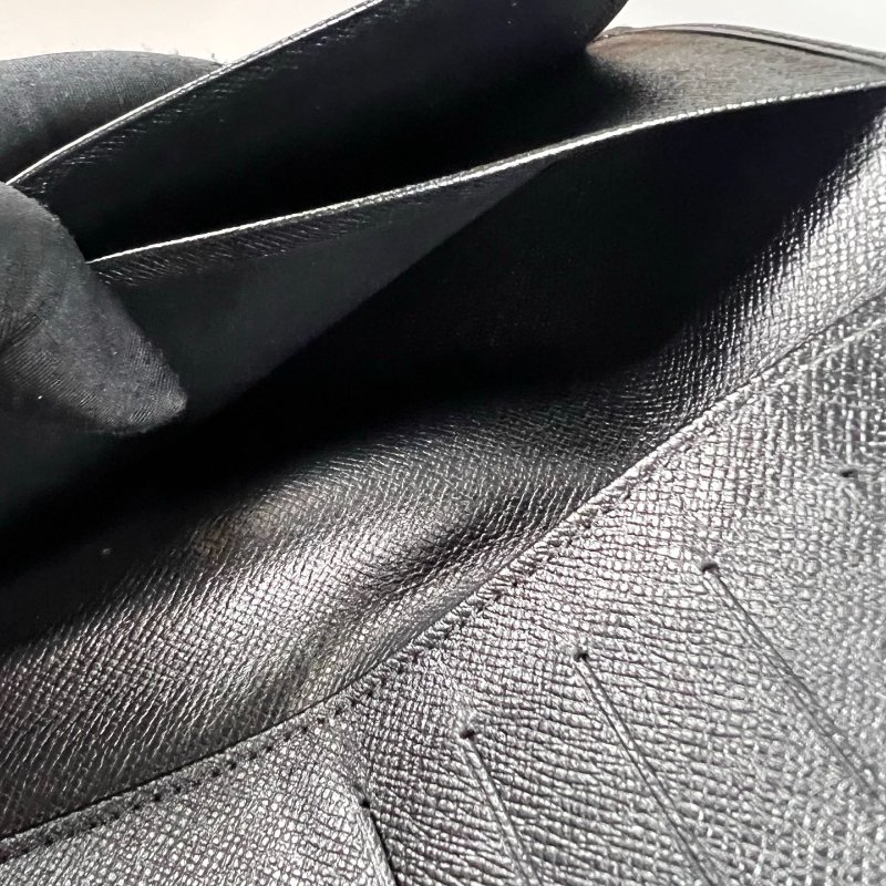 LV M31002 黑壓紋對開長夾-8