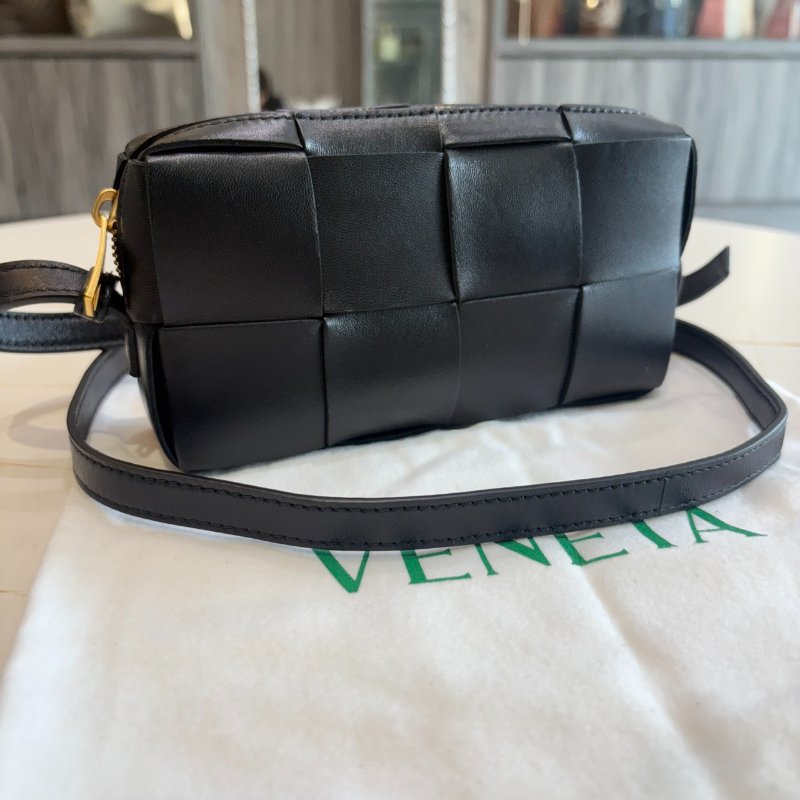 *SHIHNA名牌精品* BOTTEGA VENETA Mini Cassette 大格編織相機包-0