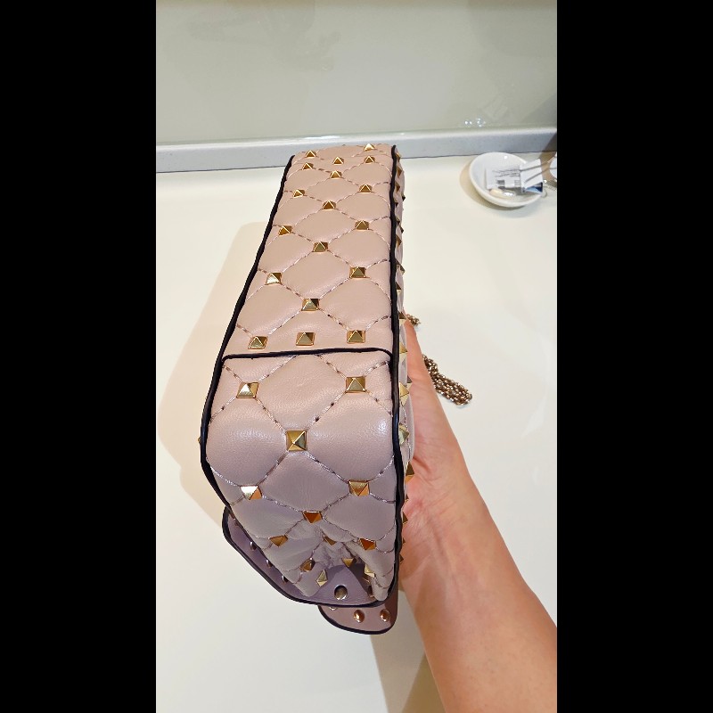 Valentino Garavani 的Rockstud Spike 小型肩背包 [正品粉藕色]-5