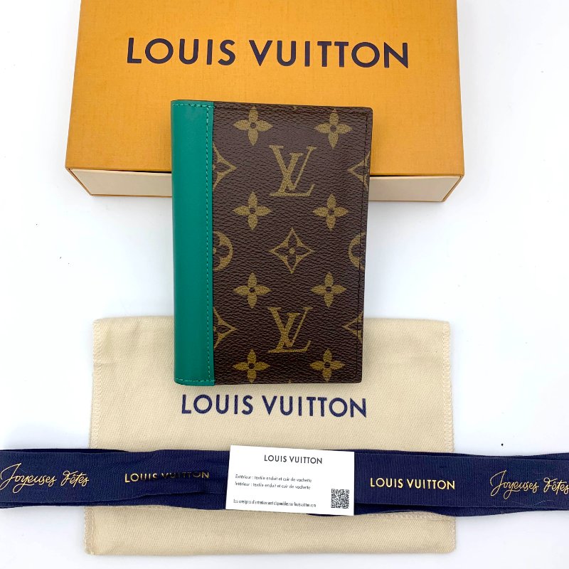 LOUIS VUITTON 路易威登官網新款護照套、LV、Colormania系列、完整全套配件、卡夾、現貨、真品、免運-0
