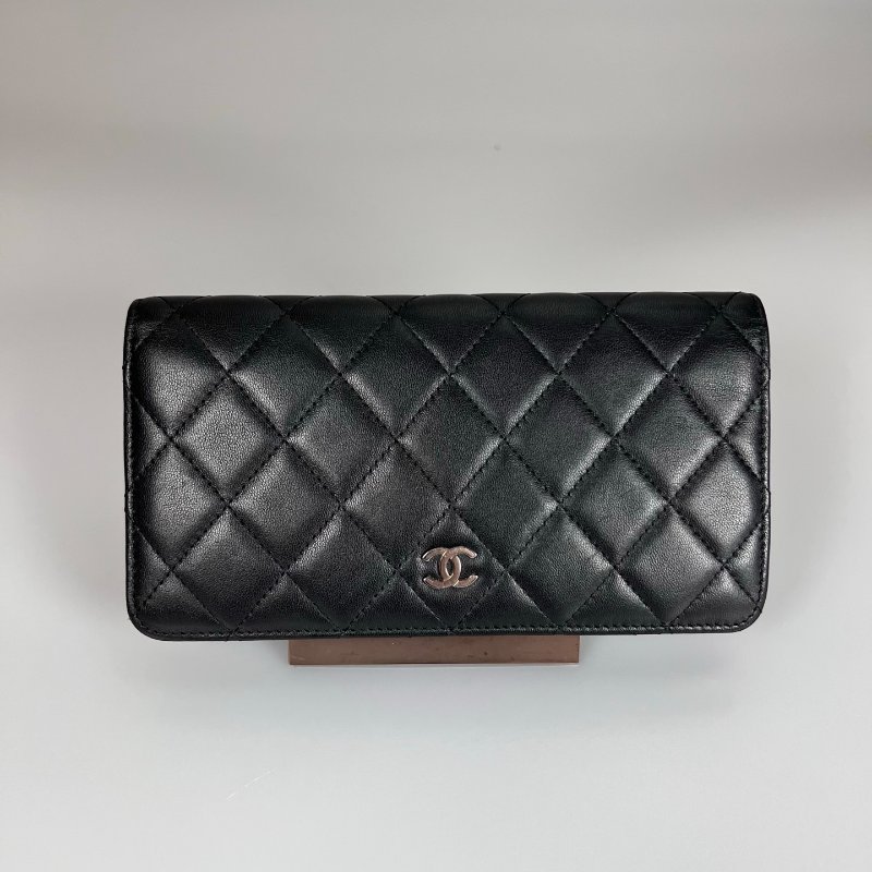 CHANEL CF對開長夾羊皮黑 保卡款16開-1