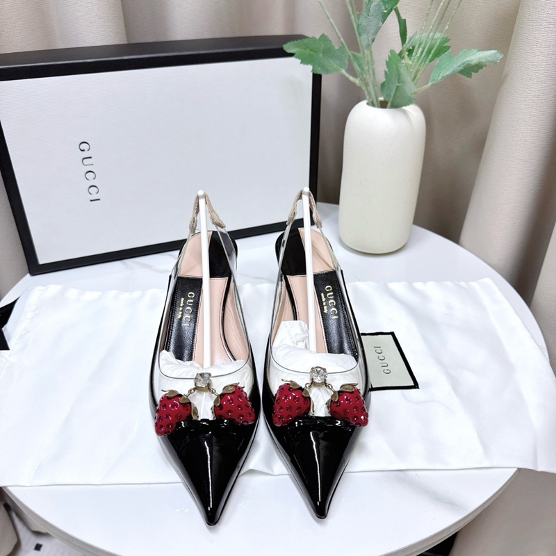 閒置新未使用Gucci 小草莓中跟鞋 37.5碼 跟高4cm-2