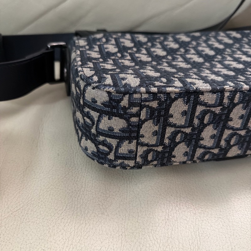 小碼 Saddle 翻蓋郵差袋-7