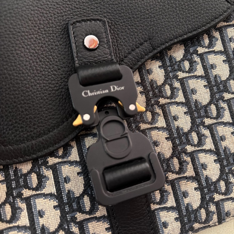 小碼 Saddle 翻蓋郵差袋-10