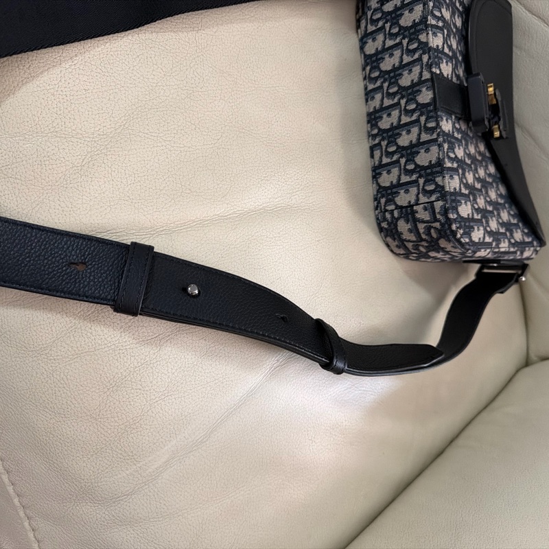 小碼 Saddle 翻蓋郵差袋-14