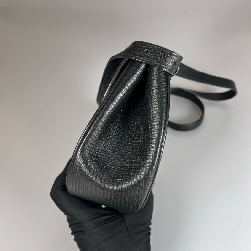 BV 黑金釦蛋蛋包-2