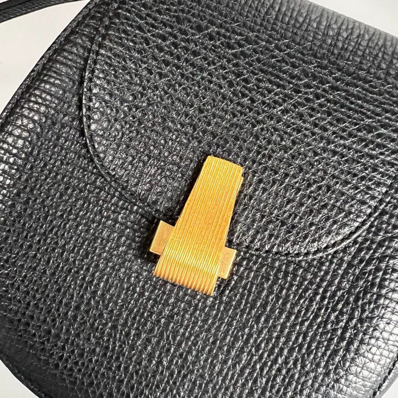 BV 黑金釦蛋蛋包-7