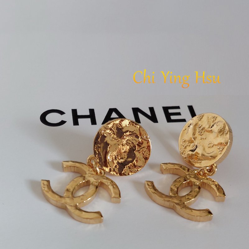 Chanel 24c🎀現品實拍 🎀金色熔岩圓雙C耳環👏9.8成新 未使用閒置品-9