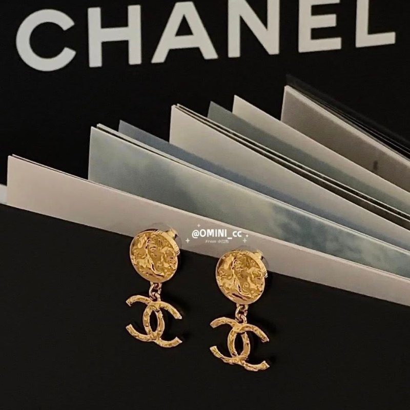 Chanel 24c🎀現品實拍 🎀金色熔岩圓雙C耳環👏9.8成新 未使用閒置品-12