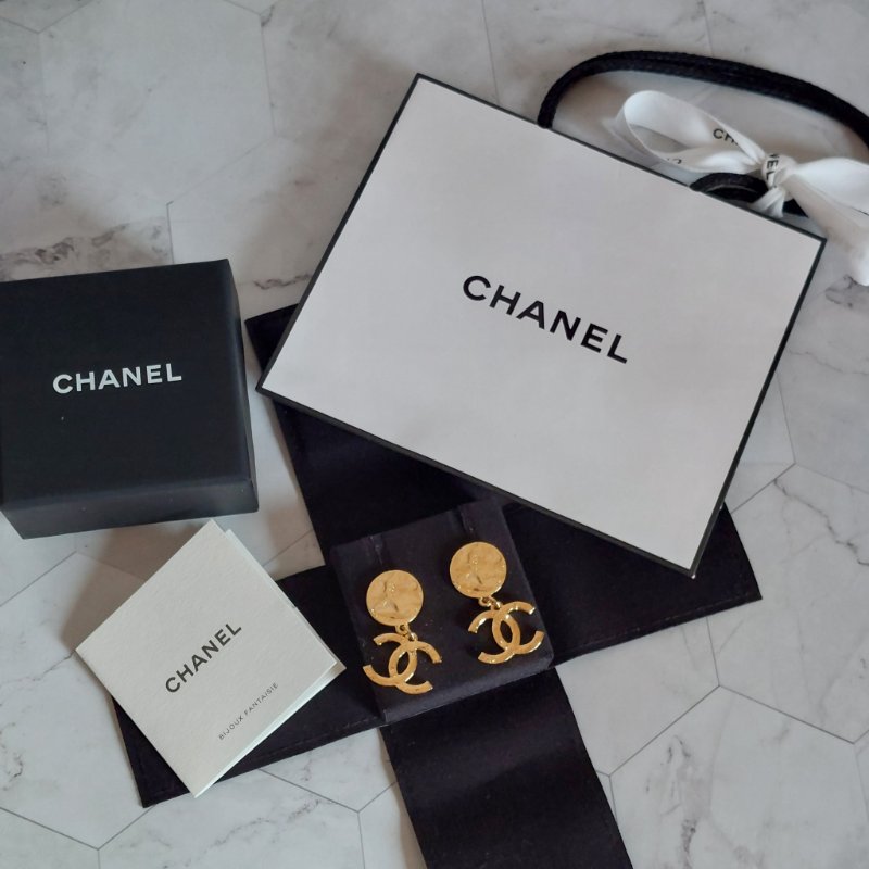 Chanel 24c🎀現品實拍 🎀金色熔岩圓雙C耳環👏9.8成新 未使用閒置品-33