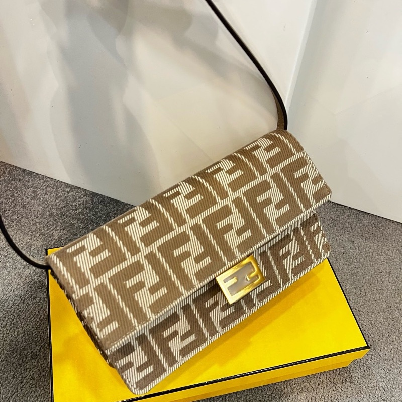 Fendi baguette ( Beige )-0