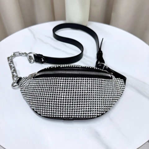 99新 亞歷山大王  滿鑽腰包 尺寸22*10cm  可斜挎的腰包