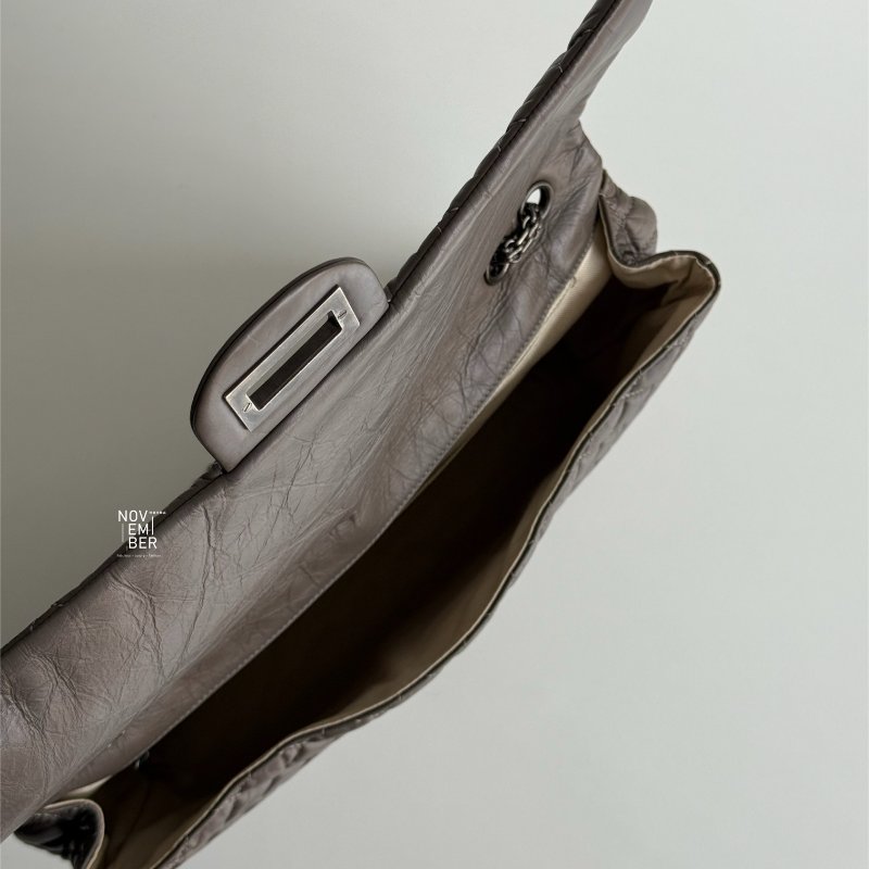 95新🩶 保卡款 Chanel 香奈兒 2.55機場包 灰色銀釦-3