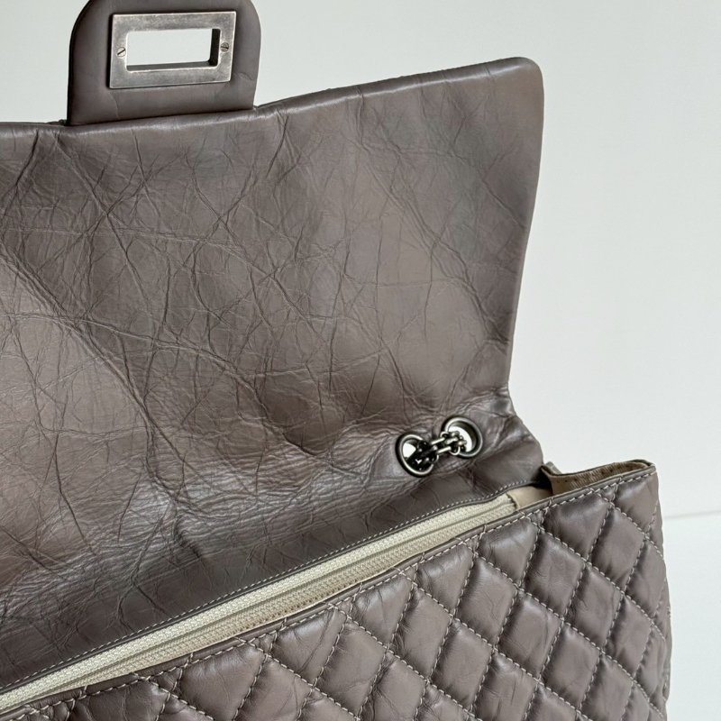 95新🩶 保卡款 Chanel 香奈兒 2.55機場包 灰色銀釦-11