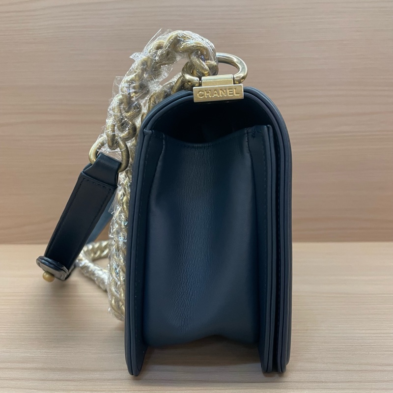 NO:C78 Chanel 香奈儿 深藍色金扣v纹 牛皮 25開 leboy中号链条包 有卡 有塵袋 無盒子 尺寸底長25*高15*寬8*-2