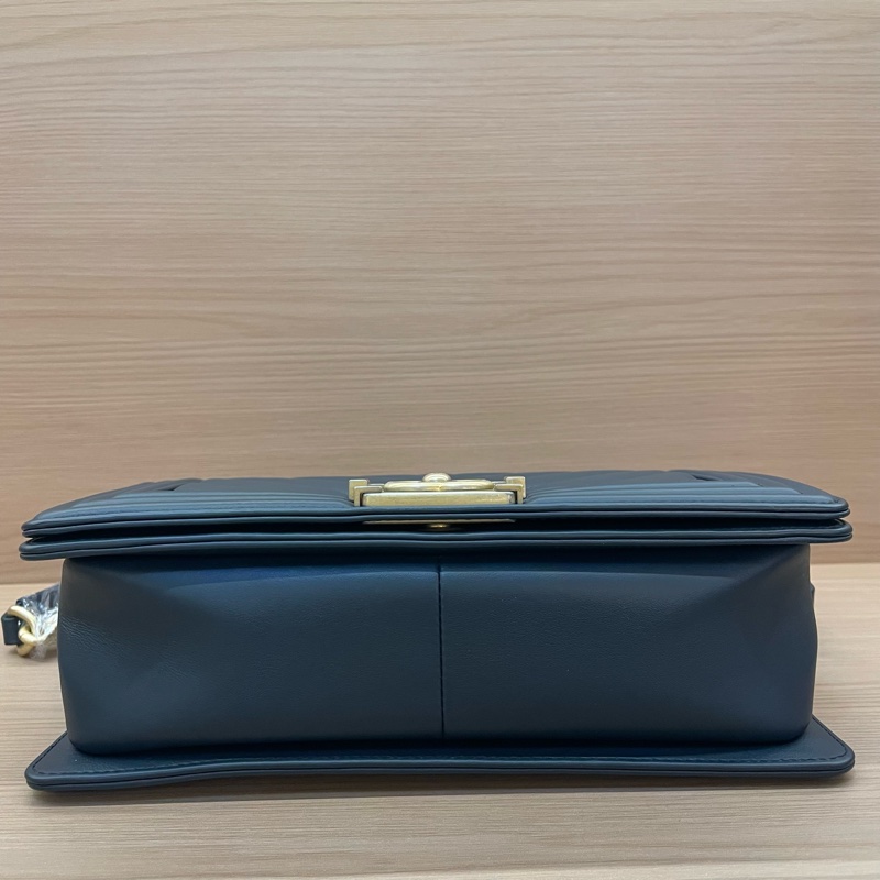 NO:C78 Chanel 香奈儿 深藍色金扣v纹 牛皮 25開 leboy中号链条包 有卡 有塵袋 無盒子 尺寸底長25*高15*寬8*-4