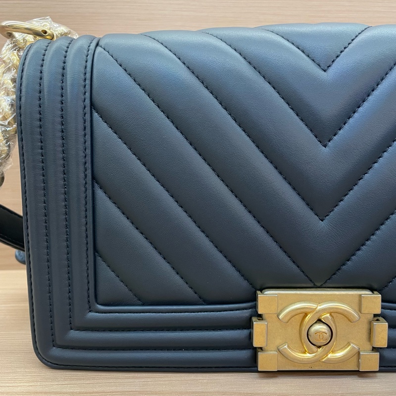 NO:C78 Chanel 香奈儿 深藍色金扣v纹 牛皮 25開 leboy中号链条包 有卡 有塵袋 無盒子 尺寸底長25*高15*寬8*-7
