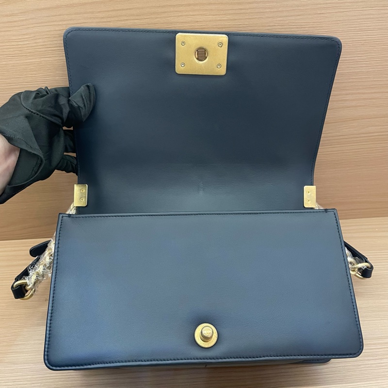 NO:C78 Chanel 香奈儿 深藍色金扣v纹 牛皮 25開 leboy中号链条包 有卡 有塵袋 無盒子 尺寸底長25*高15*寬8*-10