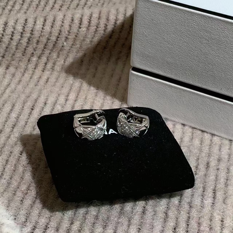 chanel香奈兒coco crush白金鑽菱格紋耳釘-4