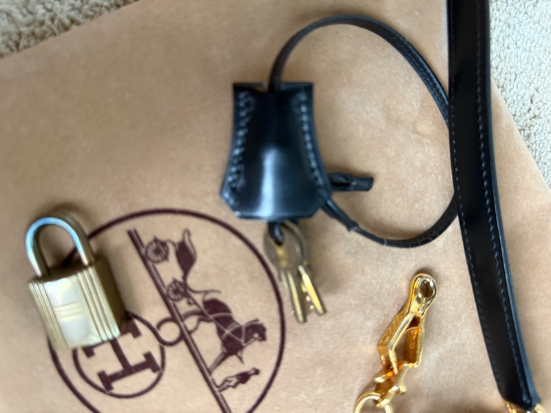 愛馬仕凱莉包 Kelly 28 黑金 box 配件全-33