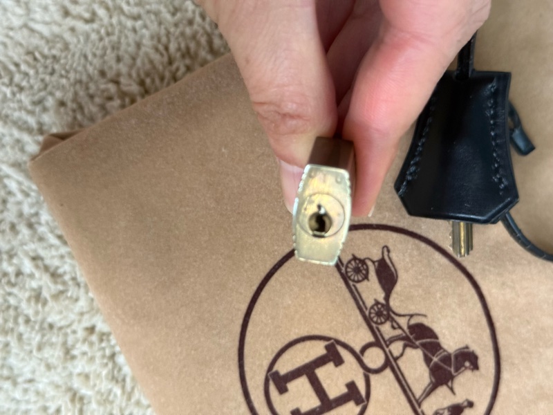 愛馬仕凱莉包 Kelly 28 黑金 box 配件全-34