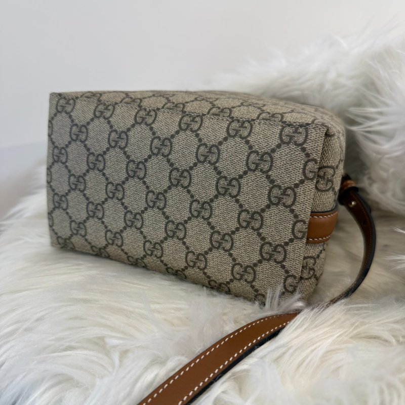 全新 GUCCI Emblem系列水桶包-5