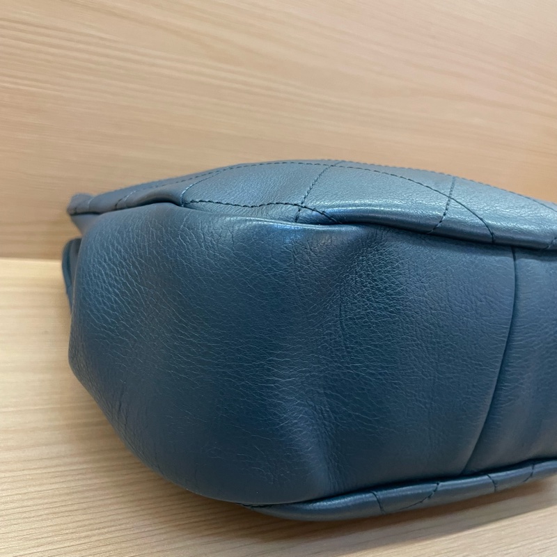 NO:C76 Chanel香奈儿19ss蓝色鸳鸯扣埃及嬉皮包 牛皮,28開 2019年,金银扣抽绳 尺寸底長21*高21*寬8* 有塵袋 無卡 無盒子-5