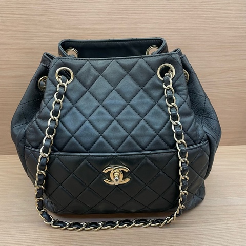 NO：C80 Chanel香奈儿 黑金CF水桶包 经典菱格纹 黑色羊皮+金色链条 2017年 23開 尺寸22*12*23 有塵袋 無卡 無盒子