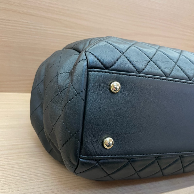 NO：C80 Chanel香奈儿 黑金CF水桶包 经典菱格纹 黑色羊皮+金色链条 2017年 23開 尺寸22*12*23 有塵袋 無卡 無盒子-5