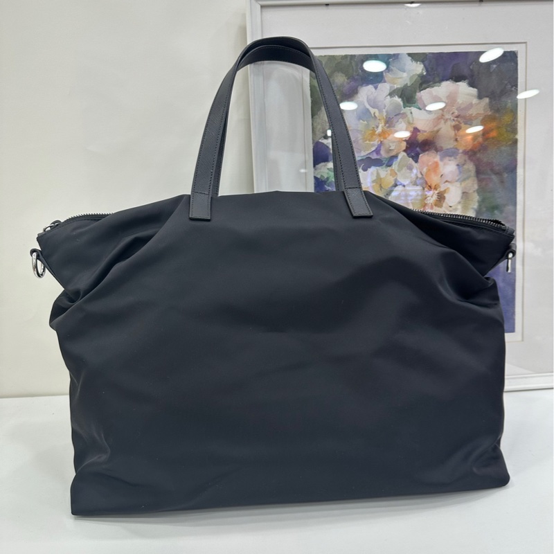 Prada黑色尼龍托特包-1