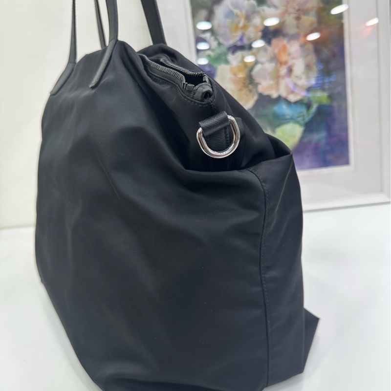 Prada黑色尼龍托特包-2
