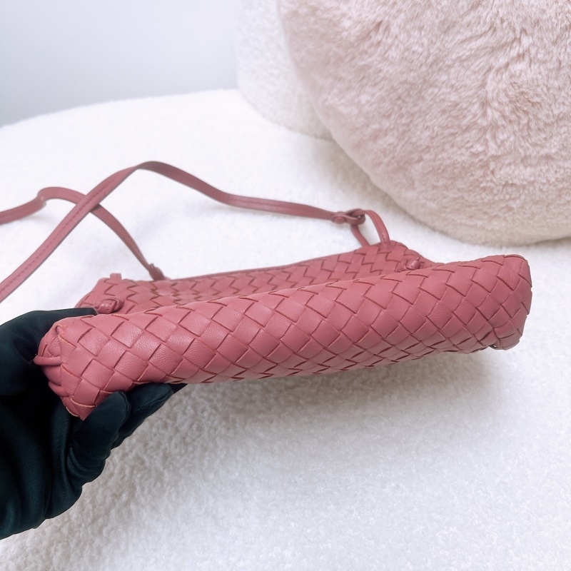 Bv cassette 粉色編織格斜挎包-3