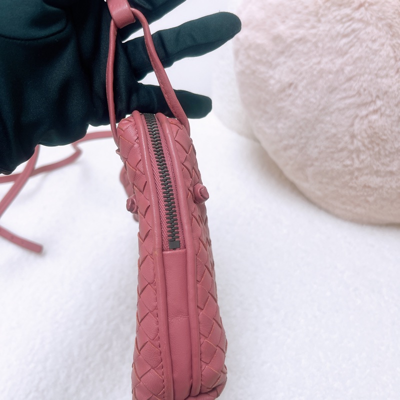 Bv cassette 粉色編織格斜挎包-5